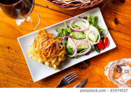 Traditional french pie with bacon and cheese - quiche lorraine Traditional french pie with bacon and cheese - quiche lorraine 85474037