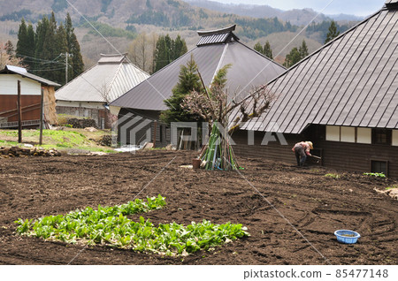日本長野縣白馬村里山古民居與田野青泥區原貌 日本長野縣白馬村里山古民居與田野青泥區原貌 85477148