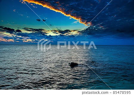 來間島海岸的夜景 85478595