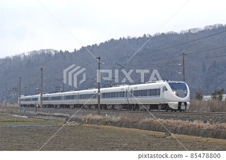 Hokuriku Main Line Odoro-Kita-Sabae JR West 683 series T24 + T33 formation (Kanazawa) Thunderbird 85478800
