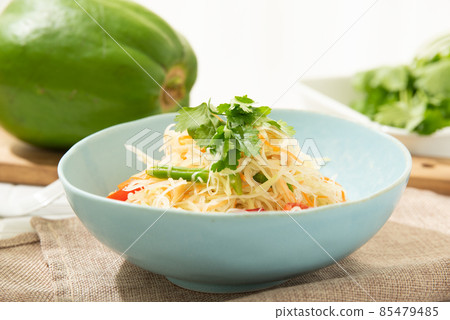 Som Tam (green papaya salad) Som Tam (green papaya salad) 85479485