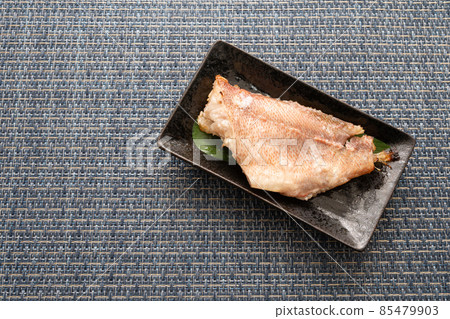 烤紅魚渣 85479903