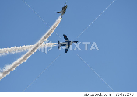 T-4 Blue Impulse aerobatics 85483276