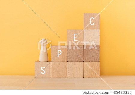 Building blocks and dolls with "SPEC" written on them 85483333