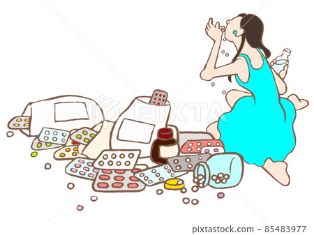 人格障礙:一個女人在散落的藥片旁邊服用大量藥物 人格障礙:一個女人在散落的藥片旁邊服用大量藥物 85483977