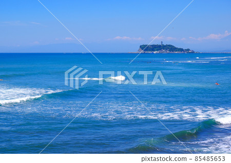 海浪來來去去的湘南江之海 85485653