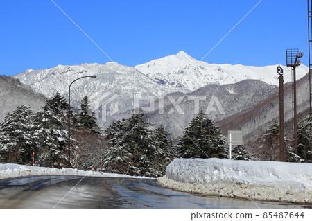 雪巡遊，日本阿爾卑斯山，國道158號冬季[岐阜縣高山市] 85487644