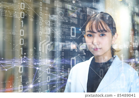 白色的一位女士 85489041