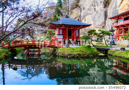Iwate Prefecture Hiraizumi Takkoku Saikoji Bishamondo Benten-do Etsugaike Pond 85496072