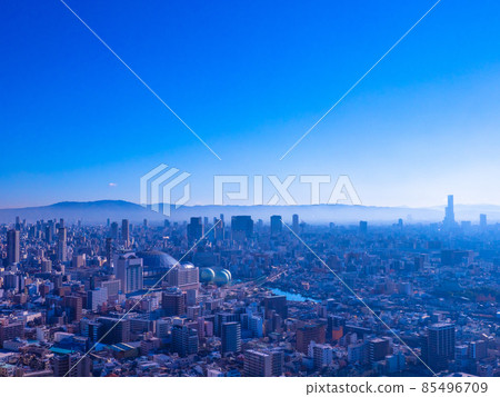 Osaka cityscape in the early morning 85496709