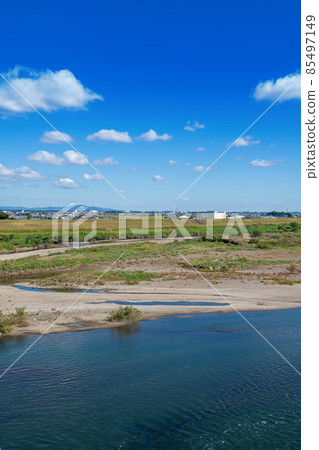 View from the top of the Tone River Showa Bridge to the downstream, near the roadside station Hanyu, autumn scenery 85497149