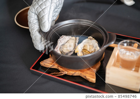 冬天想吃的蒸牡蠣和清酒 冬天想吃的蒸牡蠣和清酒 85498746