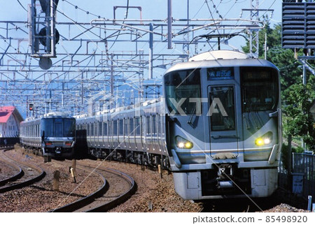 JR West 225 series Special Rapid Service 85498920