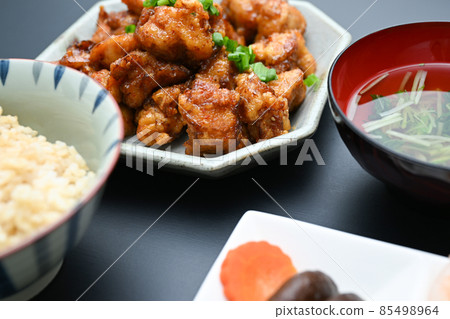 美味的日本料理和套餐的形象特寫 美味的日本料理和套餐的形象特寫 85498964
