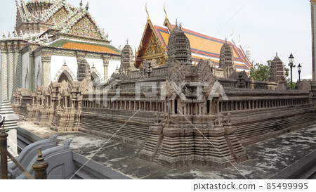 Placey Rattanachedi Pramondop Wat Phra Kaew Placey Rattanachedi Pramondop Wat Phra Kaew 85499995
