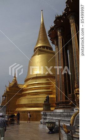Placey Rattanachedi Pramondop Wat Phra Kaew 85499997