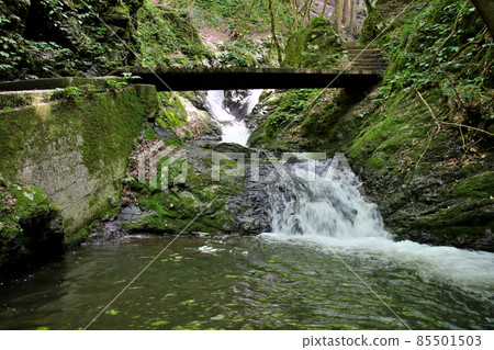 兵庫縣矢部市大谷町日本名瀑百瀑 兵庫縣矢部市大谷町日本名瀑百瀑 85501503