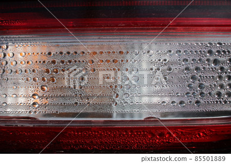 Cloudy tail lamp lens 85501889