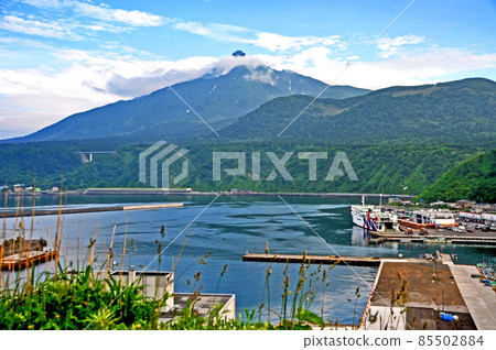 從押泊港看到的北海道利尻禮文佐羅別國立公園利尻島利尻山 85502884