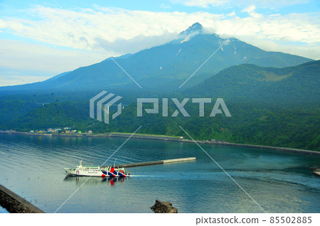 從押泊港看到的北海道利尻禮文佐羅別國立公園利尻島利尻山 85502885