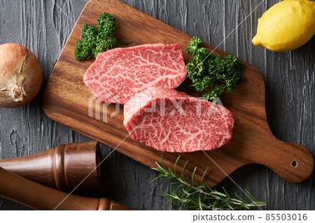 Domestic Wagyu beef thick-sliced thigh meat (Shinshin) Domestic Wagyu beef thick-sliced thigh meat (Shinshin) 85503016