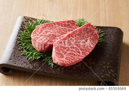 Domestic Wagyu beef thick-sliced thigh meat (Shinshin) Domestic Wagyu beef thick-sliced thigh meat (Shinshin) 85503069