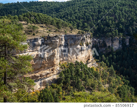 Panoramic view of the Serrania de Cuenca at Una in Spain. Hiking trails La Raya and El Escaleron in Una 85506917