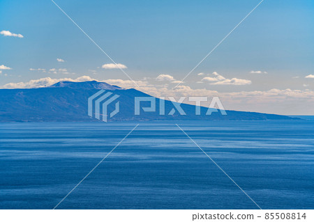 View of Izu Oshima from the summit of Mt. Komuro 85508814