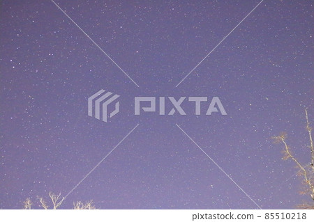 One of the three major meteor showers, the shooting stars of the Quadrantids meteor shower One of the three major meteor showers, the shooting stars of the Quadrantids meteor shower 85510218