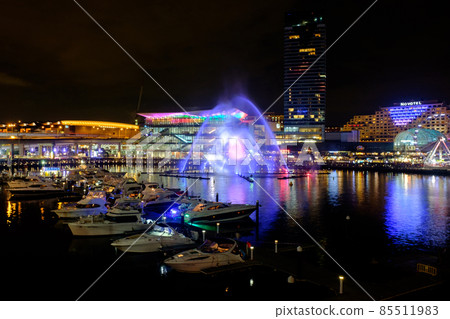 Darling Harbor, a fashionable tourist destination that represents Sydney, Australia's most beautiful and charming port city in the world 85511983
