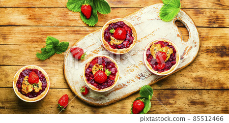 Summer biscuit with strawberries 85512466