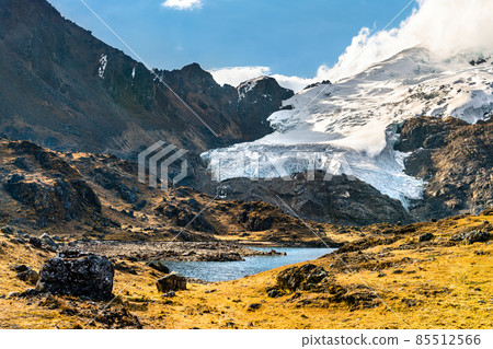 Glacier at the Huaytapallana mountain range in Huancayo, Peru 85512566