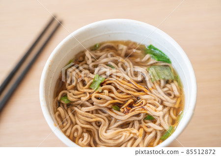 蕎麥麵配杯麵 蕎麥麵配杯麵 85512872