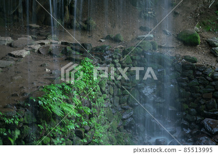Water flowing down Iwai Water Falls seen from the side 3 Kagamino Town, Tomata District, Okayama Prefecture 85513995