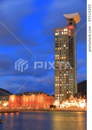 [Fukuoka Prefecture] Night view of Mojiko Retro High Mart (Mojiko Retro Roman Lantern) 85514205