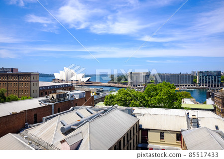 The world's most beautiful natural port, Sydney Harbor, and Australia's iconic World Heritage Opera House 85517433