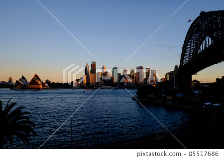 Australia's iconic World Heritage Opera House in the night view of Sydney Harbor, the most beautiful in the world Australia's iconic World Heritage Opera House in the night view of Sydney Harbor, the most beautiful in the world 85517686