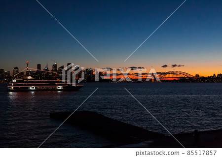 Australia's iconic World Heritage Opera House in the night view of Sydney Harbor, the most beautiful in the world Australia's iconic World Heritage Opera House in the night view of Sydney Harbor, the most beautiful in the world 85517857