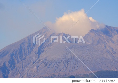 Sakurajima_ 從路邊車站看到 Sakurajima_ 從路邊車站看到 85517862