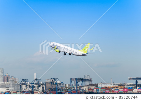 [Solaseed Air 飛機從羽田機場 2 號航站樓起飛] 85520744