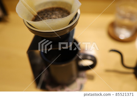 Put coffee Put coffee 85521371