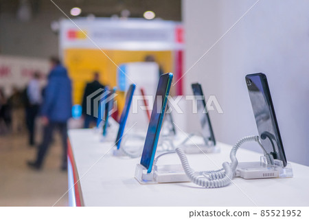 New models of smartphone in electronic shop, store 85521952