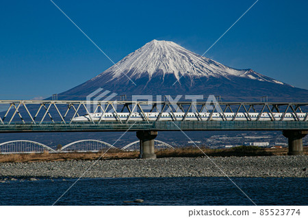 Fuji and Tokaido Shinkansen 85523774