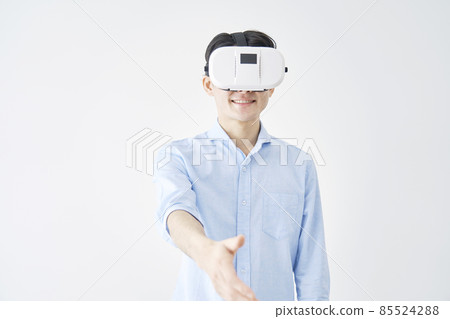 男性VR護目鏡握手 85524288