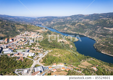 鳥瞰葡萄牙葡萄酒產區杜羅河 85524601