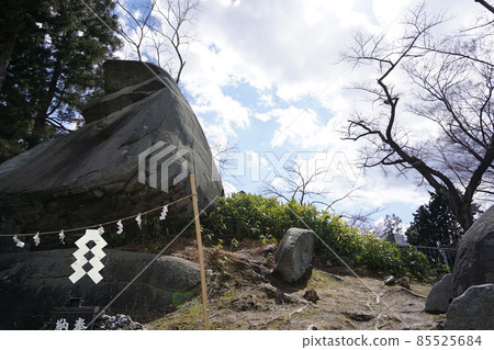 峨眉山神社的斗篷岩 85525684