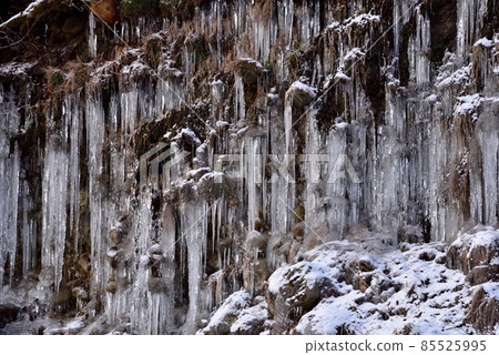 Kiso Shirakawa icicle group 85525995