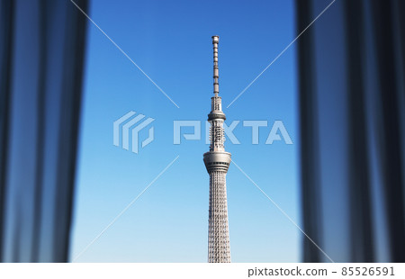 Tokyo Sky Tree seen from the window 85526591