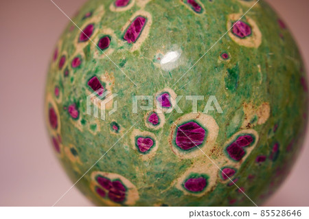 Ruby in Zoisite Zoisite Ruby Ruby in Zoisite Zoisite Ruby 85528646