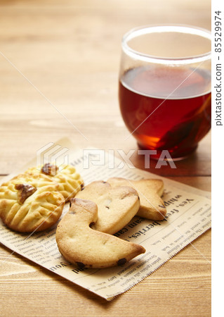 Homemade cookies and tea 85529974